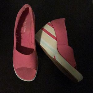 Pink Wedge